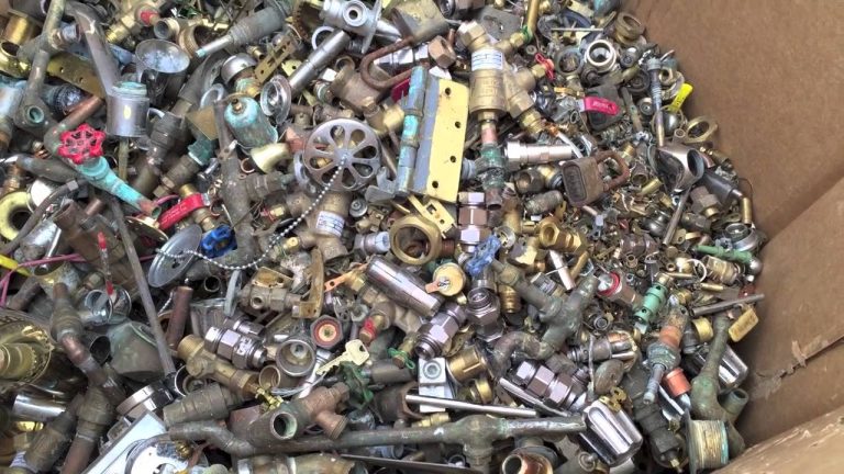 Dirty brass scrap