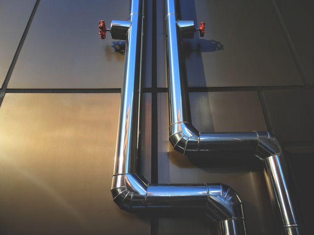 Polished stainless steel pipe and fittings
